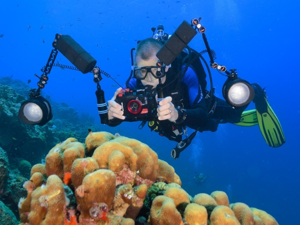 Hoe weeg je je onderwatercamera voor de juiste drijfarmen?