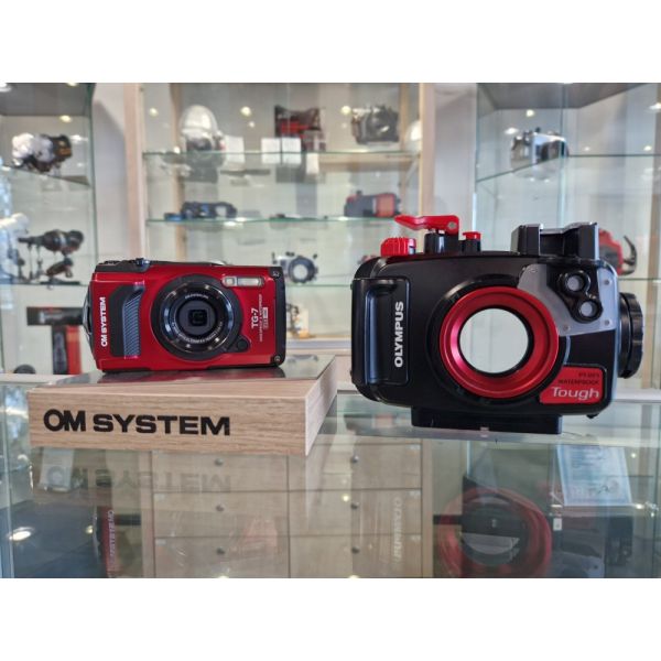 Olympus Tough TG-7 rood + PT-059 onderwaterhuis