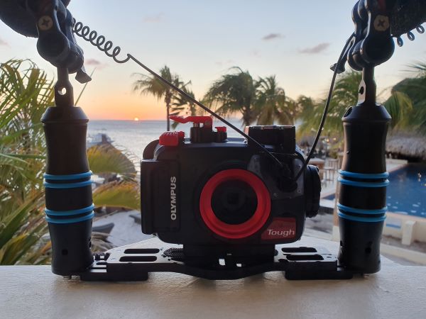 Huur eens een onderwatercamera of flitser voor je vakantie!