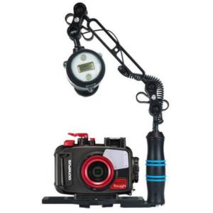 Tough TG-7 met externe flitser